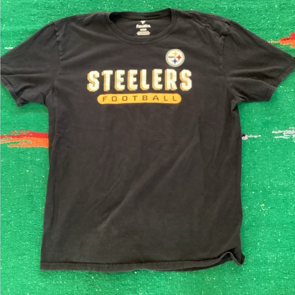 Fanatics Black and Gold Steelers Football Tee-SZ XL
Pit to pit 20”
Length 27”